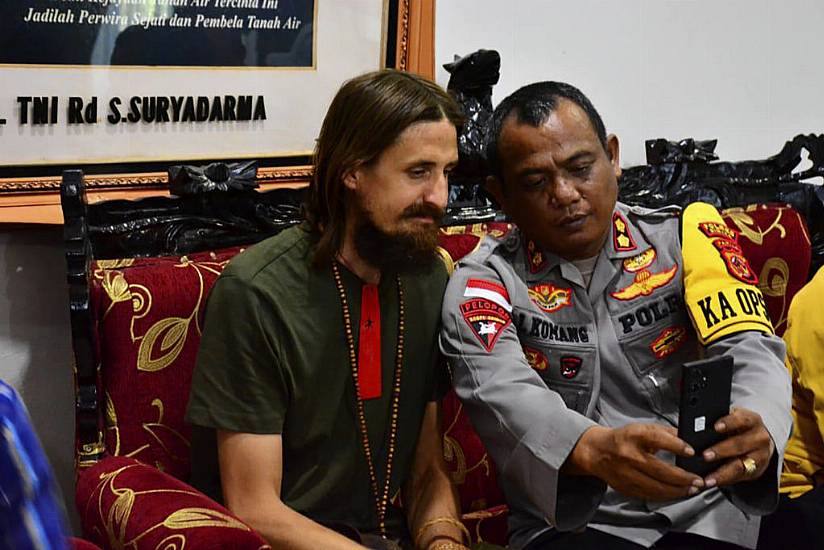 Separatist Rebels Release New Zealand Pilot After 19 Months Captive In Papua