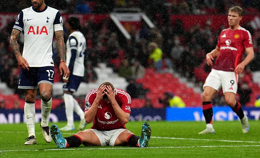 'An Absolute Disgrace': Gary Neville Fumes At Man United After Loss To Spurs