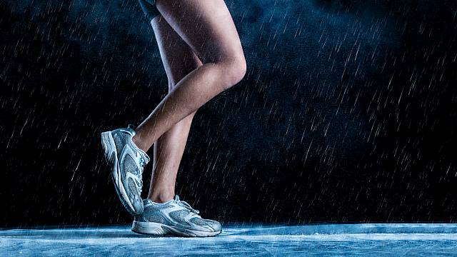 Expert Tips For Running In The Dark This Winter