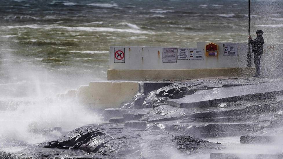 Storm Ashley: Met Éireann Updates Warnings As Winds Up To 120Km/H Expected