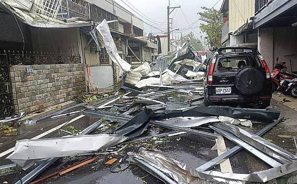 Taiwan Closes Schools And Offices As Typhoon Approaches