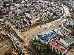 10,000 More Police And Soldiers To Help With Flooding Recovery Efforts In Spain