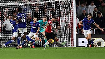 Southampton Beat Everton With Late Winner To Claim First League Victory