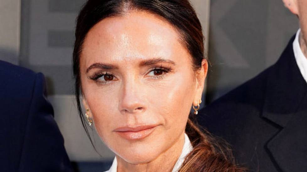 Victoria Beckham Given A Women Of The Year Prize By Daughter Harper