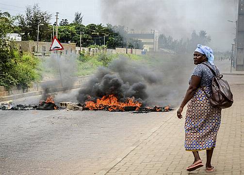 South Africa Closes Its Border With Mozambique As Post-Election Violence Worsens