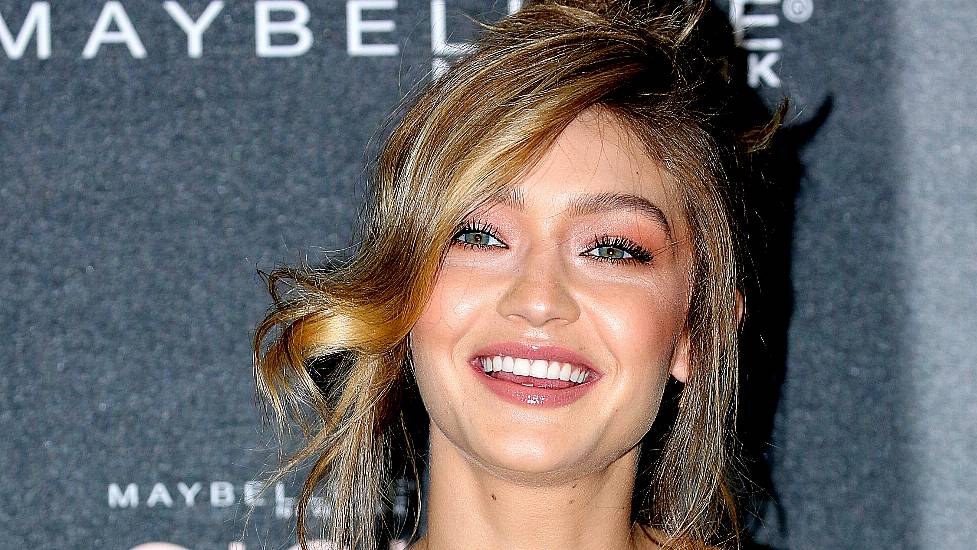 Gigi Hadid Posts Snap Of Kiss With Zayn Malik