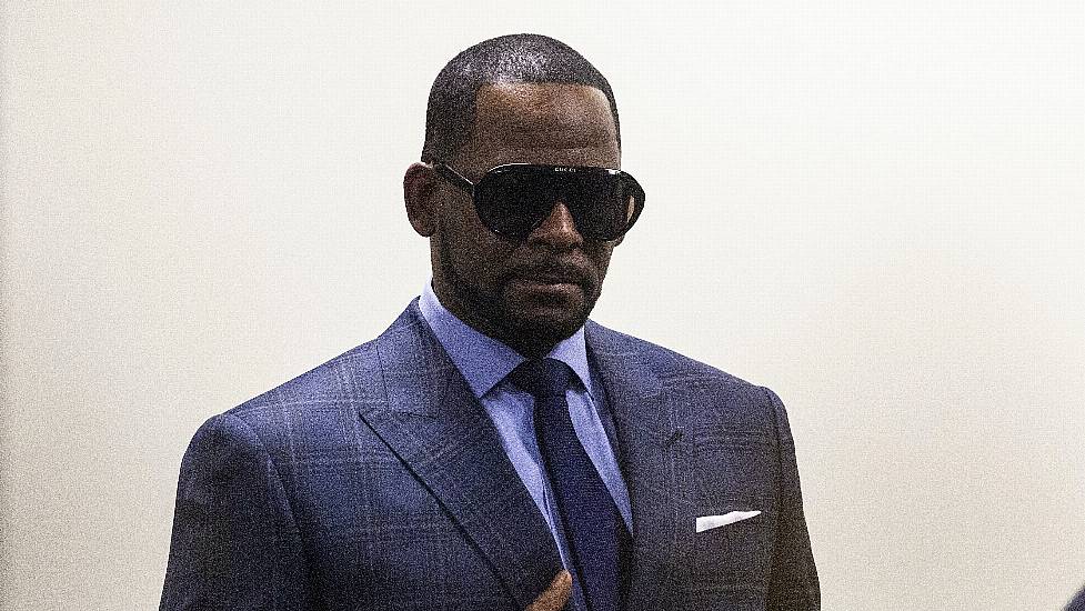 R Kelly Attacked By Another Inmate Behind Bars, His Lawyer Says