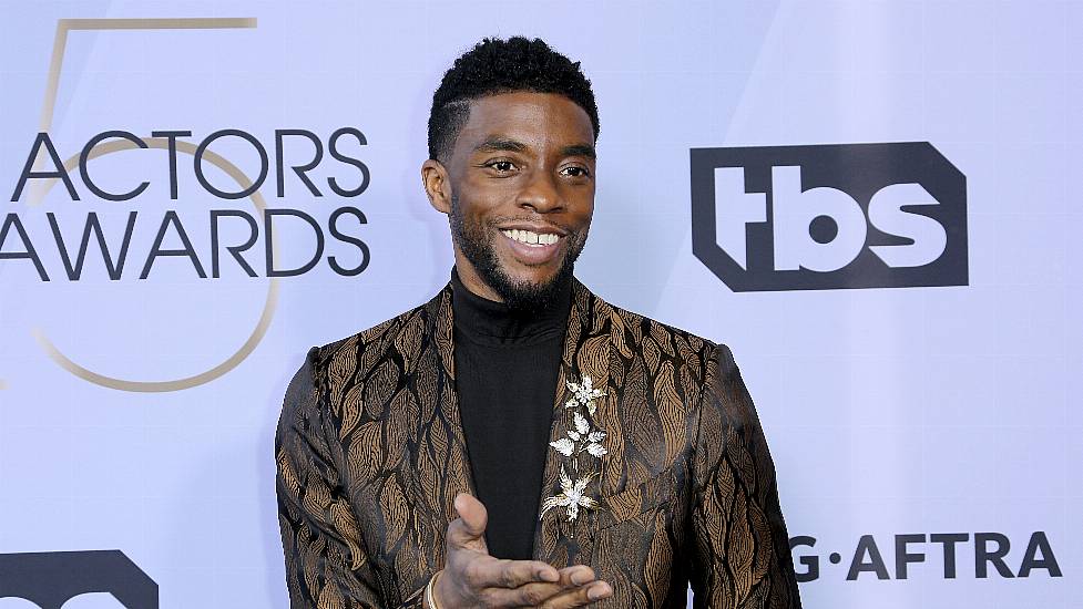 Mtv Vmas Begin With Tribute To Black Panther Star Chadwick Boseman