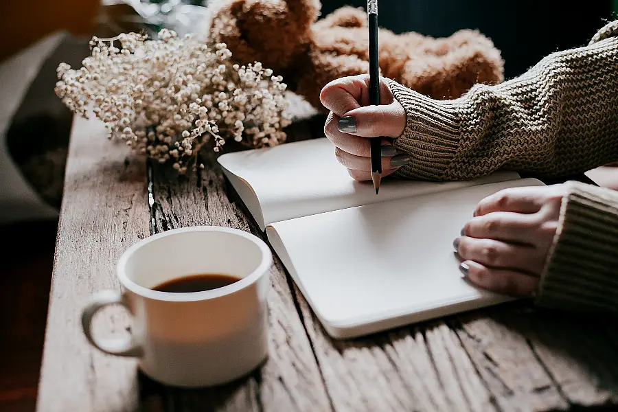 Writing down a few things you’re grateful for each day can help you to focus on the positives (iStock/PA)