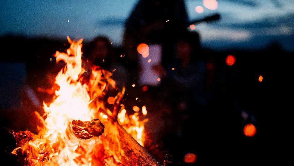 17 Reasons To Love Socialising Outdoors – Even When The Weather Is Awful