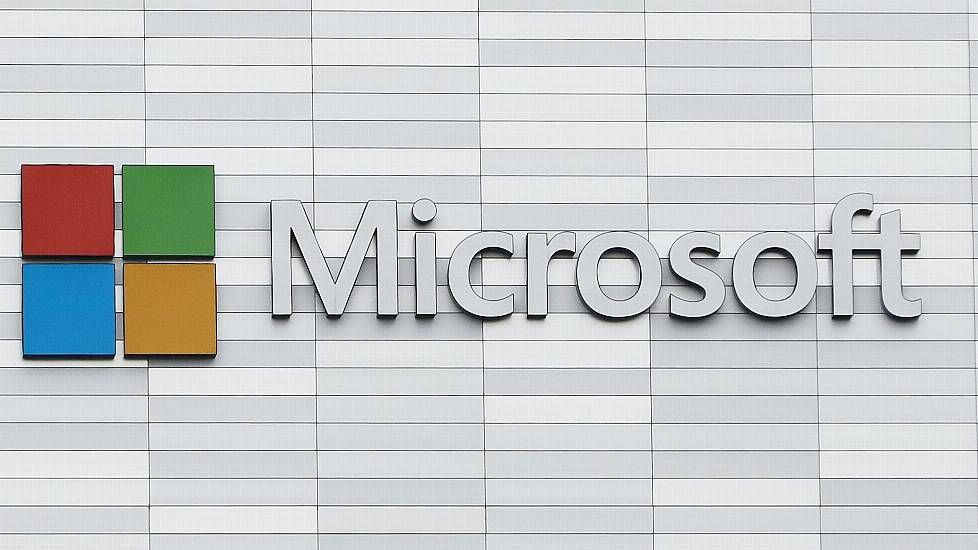 Microsoft Backs Epic Games In Payments Row With Apple