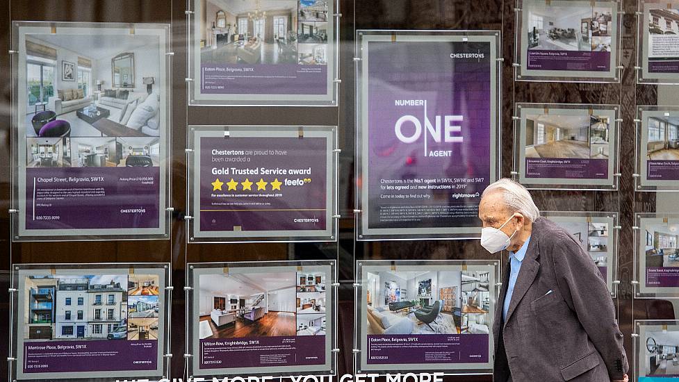 House Prices Fall By Almost 1% Nationally