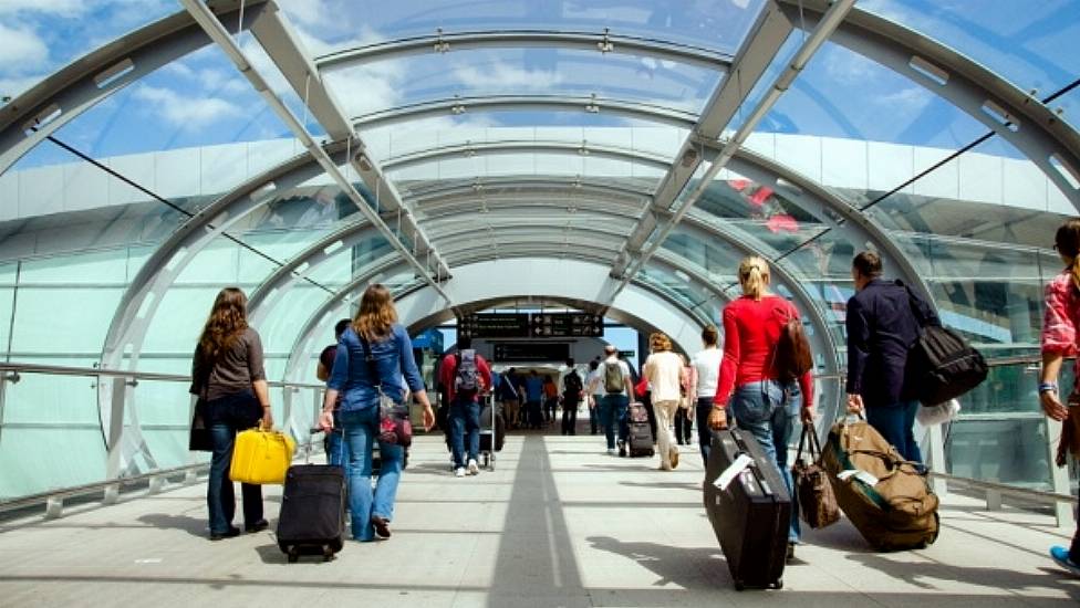 Dublin Airport Seeks Permission To Charge Cars For Drop-Offs And Pick-Ups