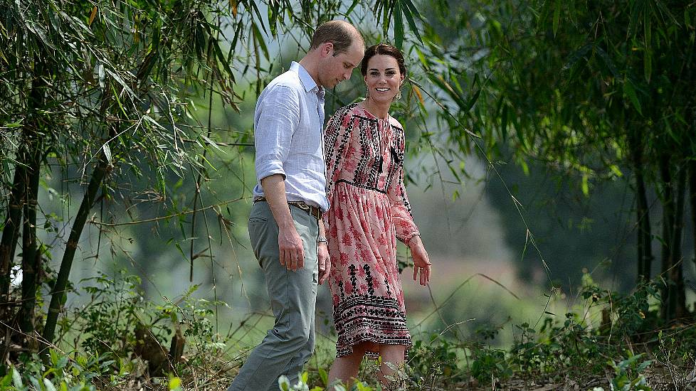 William And Kate Express Concern For Animals On Flooded Indian Reserve