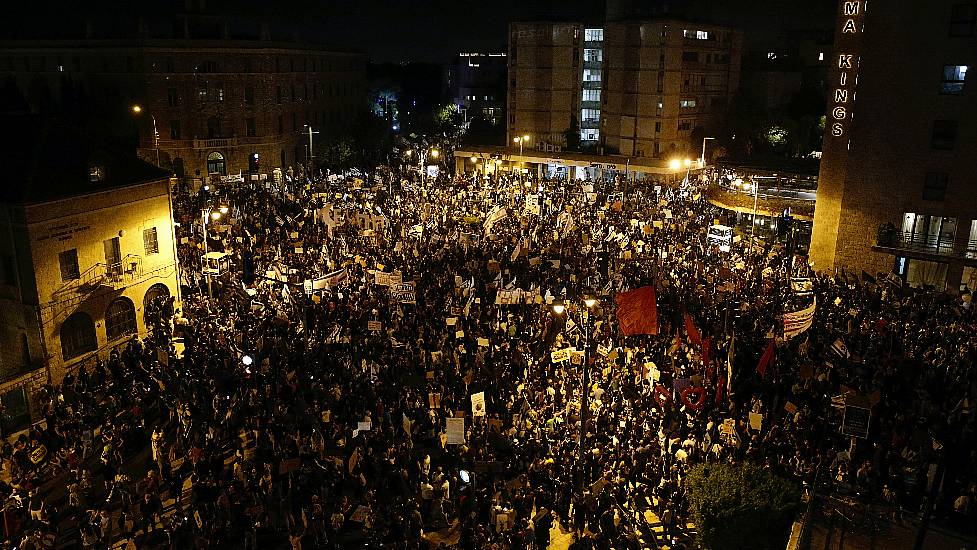 Thousands Throng Central Jerusalem In Anti-Netanyahu Protest