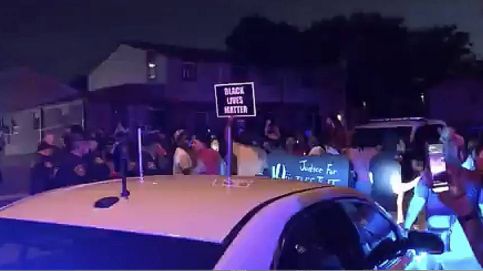 Protests After Footage Shows Black Man Shot In The Back By Us Police