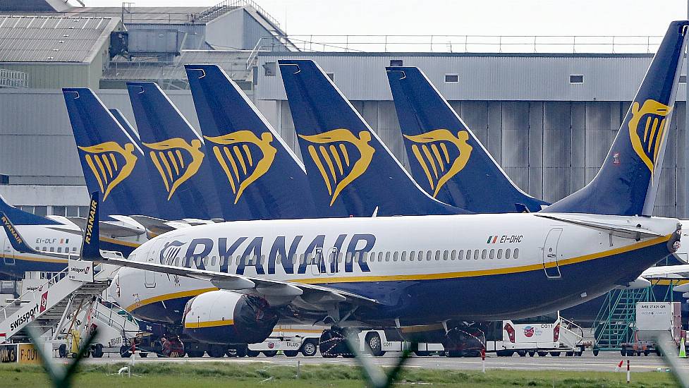 Passenger Taken Off Flight After Receiving Positive Covid Test Result Via Text