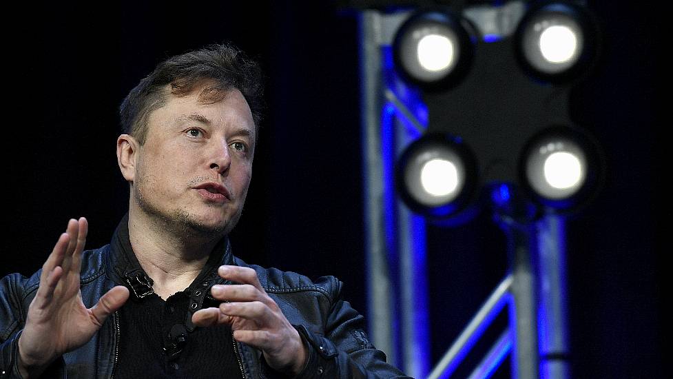 Elon Musk Unveils Brain-Reading Chip In Pigs