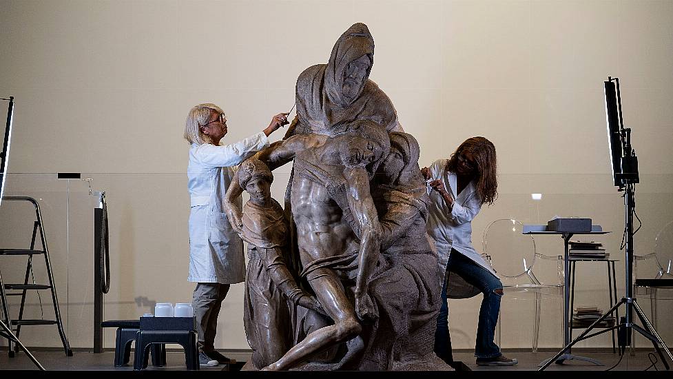 Restorers Uncover New Details In Michelangelo Sculpture