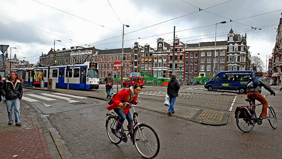 Dutch Government Order Bars And Restaurants To Close Over Pandemic Fears