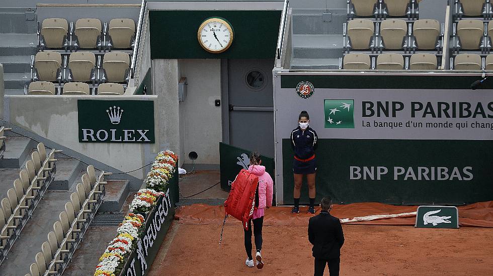 Victoria Azarenka Refuses To Play On After Three Games At Chilly Roland Garros