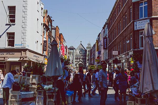 Irish Budget Helps Lift Consumer Sentiment From Six-Month Low: Survey