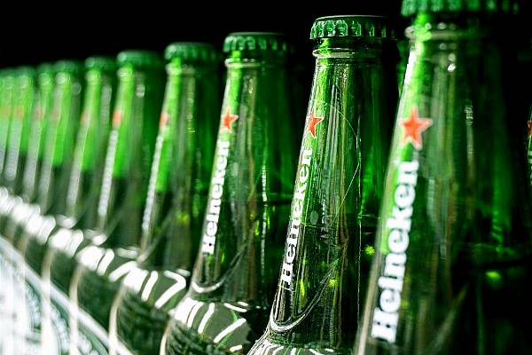 Brewer Heineken Curbs Profit Hopes As Americas Slip