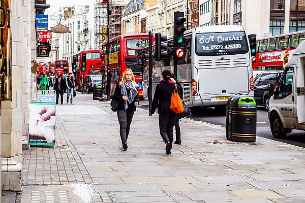 UK Shopper Numbers Plunge As English Lockdown Makes Impact