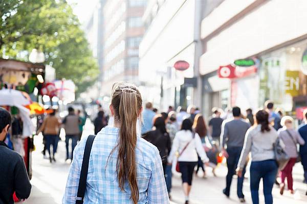 Garden Party Plans Help Push Up UK Retail Sales