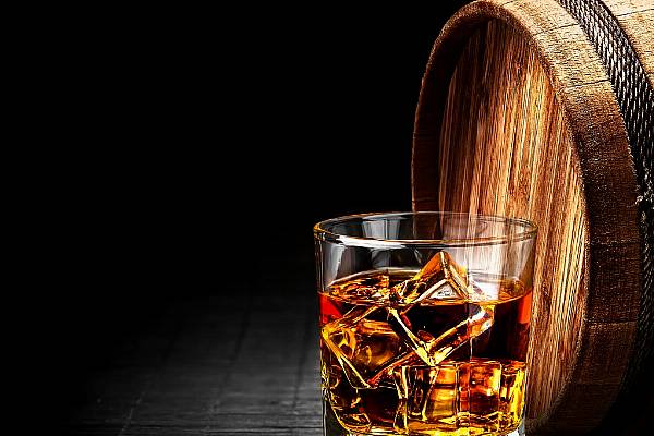 Forbes Commentator Slams Ireland’s 'Schizophrenic' Attitude Toward Whiskey Industry