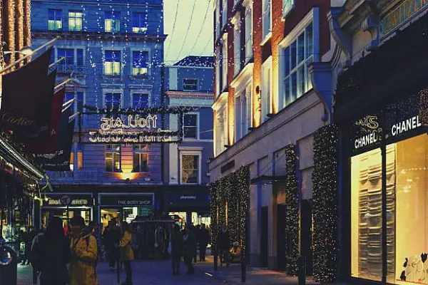 Average Households To Spend Over €2,690 On Christmas Shopping, Says Retail Ireland