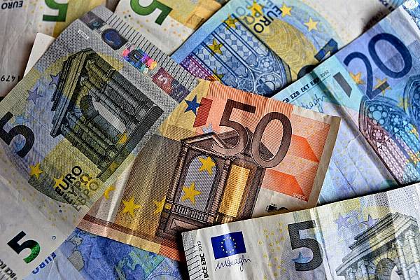 Euro Zone Inflation Falls Sharply In December