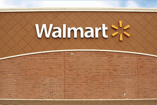 Wal-Mart Couldn't Survive in Trump-World: Paula Dwyer