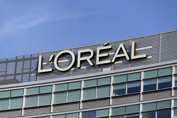 L'Oreal Advances On Prospects For Sale Of Nestlé's Holding