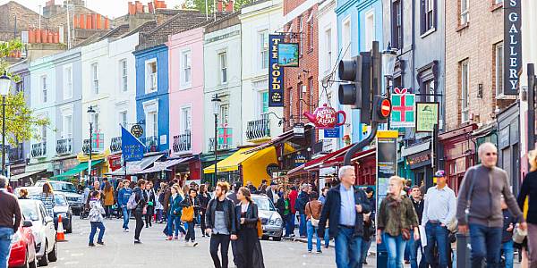 UK Retail Sales Fall For Third Month, CBI Says