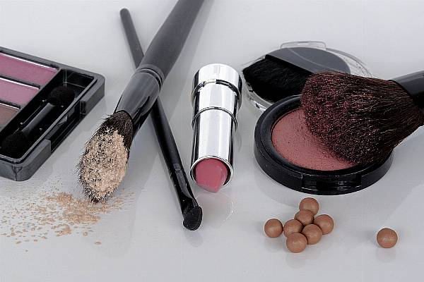 Spanish Consumers Spend More On Cosmetics And Beauty