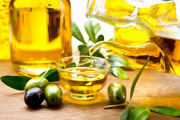 Spain's Deoleo Sees Olive Oil Prices Staying High Until June 2024