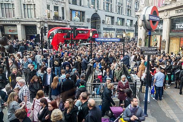 U.K. Consumers Are Feeling Gloomy About the Economic Outlook