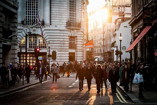 UK Retail Sales Grow at Fastest Pace in More Than a Year