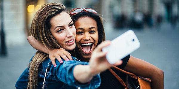 'Selfie Generation' Boosting £1 Billion UK Cosmetics Market