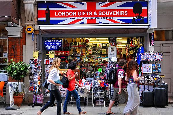 UK Retail Sales Slump In October As Economy Wanes: CBI