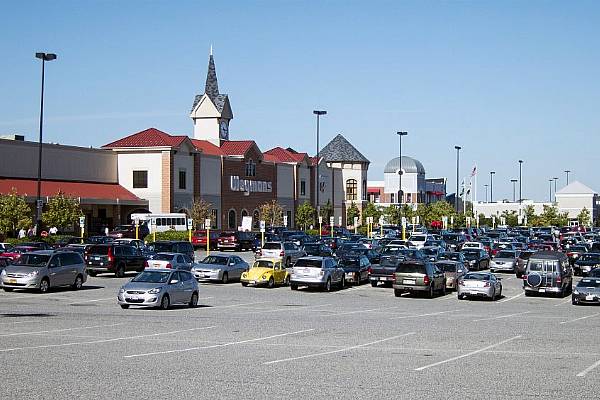 As Retail Outlook Dims In US, Mall Tenants Push For Shorter Leases