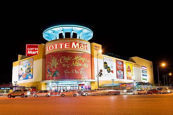 South Korea's Lotte Reports Store Closures In China Amid Political Stand-Off