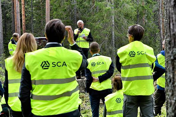 SCA Sees Net Sales Rise 11% In First Half