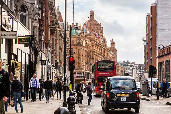 UK Retail Sales Growth Hits Highest Since April 2019: CBI Survey