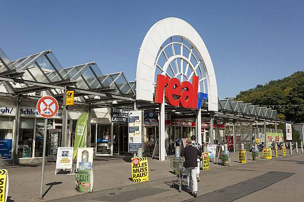 Metro Reaches Agreement On Sale Of Real Hypermarket Business