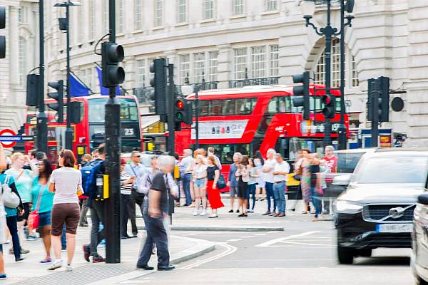 UK Retailers Gloomy Before June's Lockdown Easing