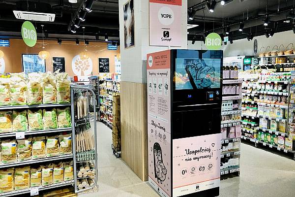 Carrefour Polska Tests Refill Station For Cosmetics In Warsaw Store