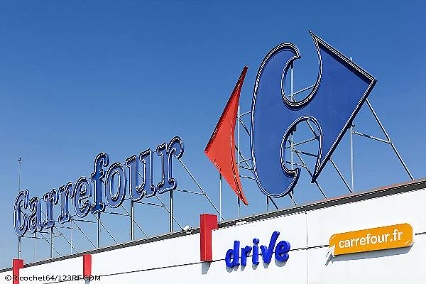 Carrefour Raises Cash Flow Target As Hypermarkets Attract Cost-Conscious Customers