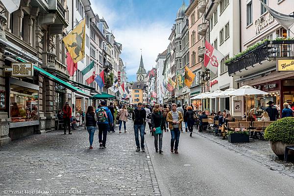 Swiss Retail Sales Likely To Drop In 2022: Credit Suisse